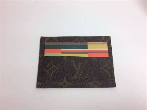 can i use louis vuitton gift card online
